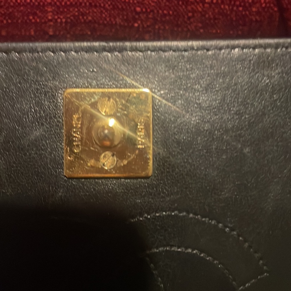 Authentic Chanel - Picture 11 of 14
